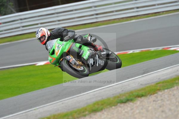 Motorcycle action photographs;Trackday digital images;event digital images;eventdigitalimages;no limits trackday;oulton park;oulton park circuit cheshire;oulton park photographs;peter wileman photography;trackday;trackday photos