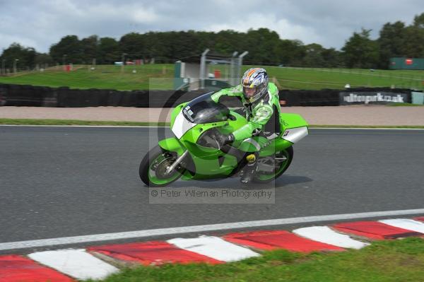Motorcycle action photographs;Trackday digital images;event digital images;eventdigitalimages;no limits trackday;oulton park;oulton park circuit cheshire;oulton park photographs;peter wileman photography;trackday;trackday photos