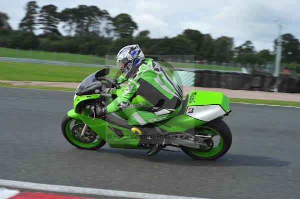 Motorcycle action photographs;Trackday digital images;event digital images;eventdigitalimages;no limits trackday;oulton park;oulton park circuit cheshire;oulton park photographs;peter wileman photography;trackday;trackday photos