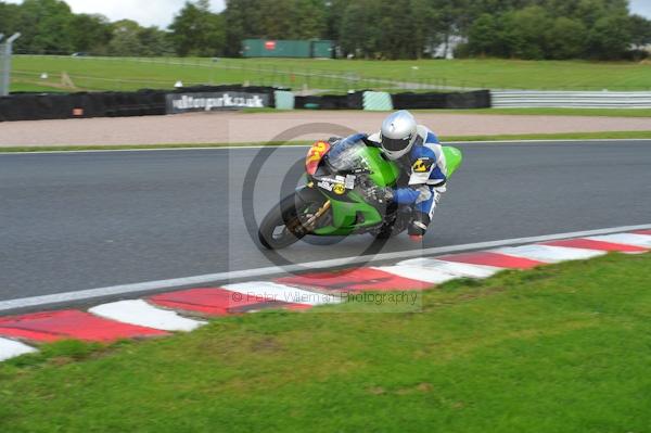 Motorcycle action photographs;Trackday digital images;event digital images;eventdigitalimages;no limits trackday;oulton park;oulton park circuit cheshire;oulton park photographs;peter wileman photography;trackday;trackday photos