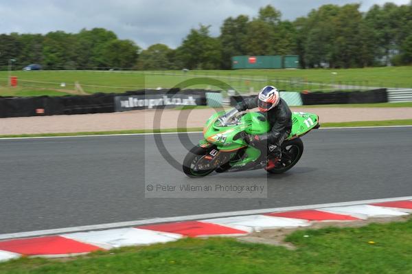Motorcycle action photographs;Trackday digital images;event digital images;eventdigitalimages;no limits trackday;oulton park;oulton park circuit cheshire;oulton park photographs;peter wileman photography;trackday;trackday photos