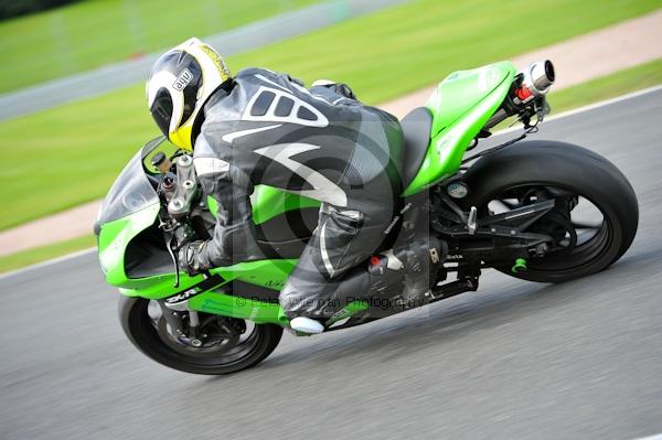 Motorcycle action photographs;Trackday digital images;event digital images;eventdigitalimages;no limits trackday;oulton park;oulton park circuit cheshire;oulton park photographs;peter wileman photography;trackday;trackday photos