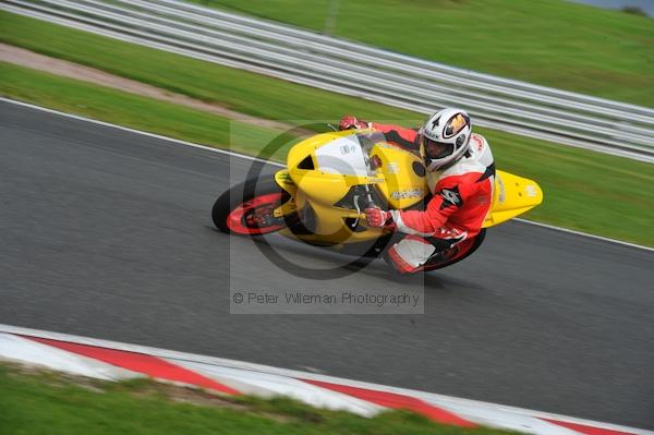 Motorcycle action photographs;Trackday digital images;event digital images;eventdigitalimages;no limits trackday;oulton park;oulton park circuit cheshire;oulton park photographs;peter wileman photography;trackday;trackday photos