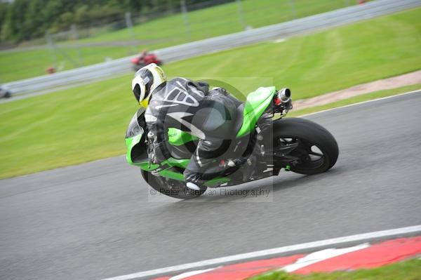Motorcycle action photographs;Trackday digital images;event digital images;eventdigitalimages;no limits trackday;oulton park;oulton park circuit cheshire;oulton park photographs;peter wileman photography;trackday;trackday photos
