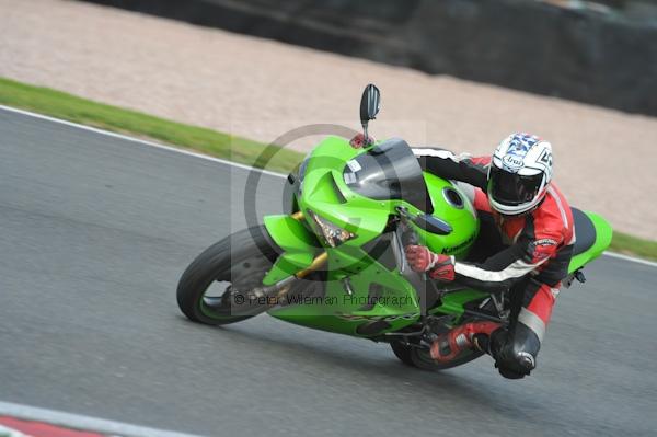 Motorcycle action photographs;Trackday digital images;event digital images;eventdigitalimages;no limits trackday;oulton park;oulton park circuit cheshire;oulton park photographs;peter wileman photography;trackday;trackday photos