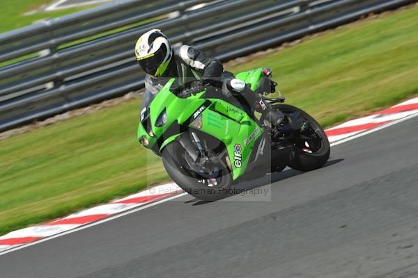Motorcycle action photographs;Trackday digital images;event digital images;eventdigitalimages;no limits trackday;oulton park;oulton park circuit cheshire;oulton park photographs;peter wileman photography;trackday;trackday photos
