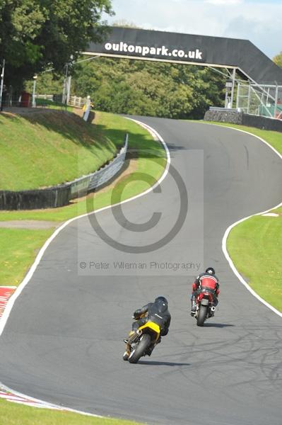 Motorcycle action photographs;Trackday digital images;event digital images;eventdigitalimages;no limits trackday;oulton park;oulton park circuit cheshire;oulton park photographs;peter wileman photography;trackday;trackday photos