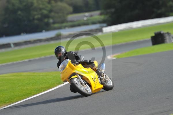 Motorcycle action photographs;Trackday digital images;event digital images;eventdigitalimages;no limits trackday;oulton park;oulton park circuit cheshire;oulton park photographs;peter wileman photography;trackday;trackday photos