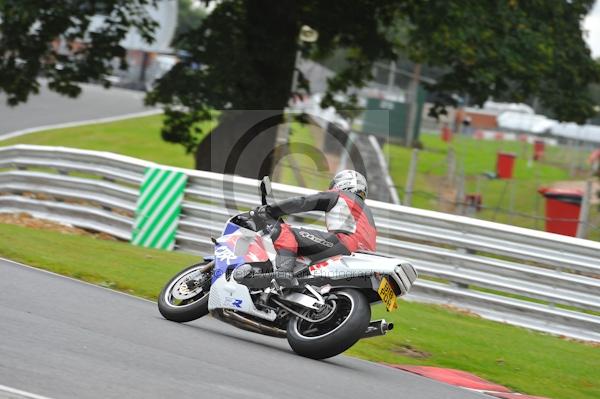 Motorcycle action photographs;Trackday digital images;event digital images;eventdigitalimages;no limits trackday;oulton park;oulton park circuit cheshire;oulton park photographs;peter wileman photography;trackday;trackday photos