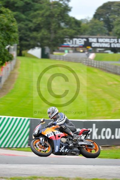 Motorcycle action photographs;Trackday digital images;event digital images;eventdigitalimages;no limits trackday;oulton park;oulton park circuit cheshire;oulton park photographs;peter wileman photography;trackday;trackday photos