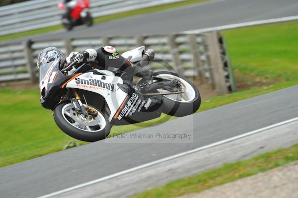 Motorcycle action photographs;Trackday digital images;event digital images;eventdigitalimages;no limits trackday;oulton park;oulton park circuit cheshire;oulton park photographs;peter wileman photography;trackday;trackday photos