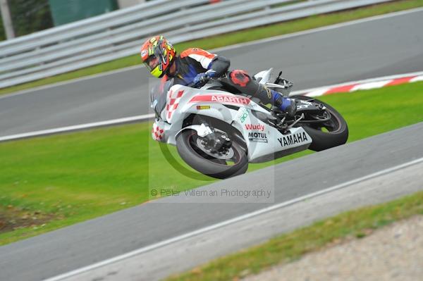 Motorcycle action photographs;Trackday digital images;event digital images;eventdigitalimages;no limits trackday;oulton park;oulton park circuit cheshire;oulton park photographs;peter wileman photography;trackday;trackday photos