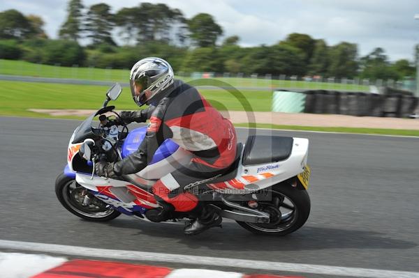 Motorcycle action photographs;Trackday digital images;event digital images;eventdigitalimages;no limits trackday;oulton park;oulton park circuit cheshire;oulton park photographs;peter wileman photography;trackday;trackday photos