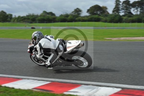 Motorcycle action photographs;Trackday digital images;event digital images;eventdigitalimages;no limits trackday;oulton park;oulton park circuit cheshire;oulton park photographs;peter wileman photography;trackday;trackday photos