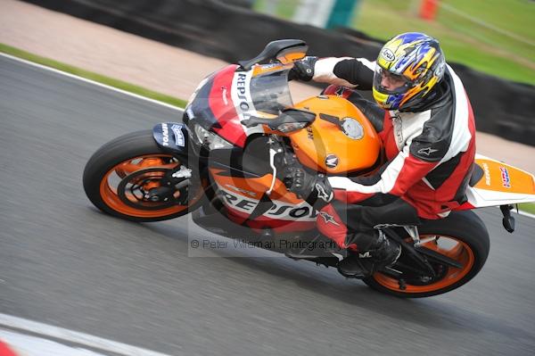 Motorcycle action photographs;Trackday digital images;event digital images;eventdigitalimages;no limits trackday;oulton park;oulton park circuit cheshire;oulton park photographs;peter wileman photography;trackday;trackday photos