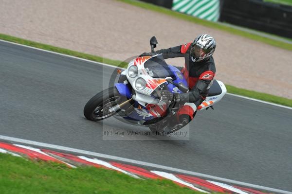 Motorcycle action photographs;Trackday digital images;event digital images;eventdigitalimages;no limits trackday;oulton park;oulton park circuit cheshire;oulton park photographs;peter wileman photography;trackday;trackday photos