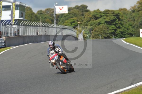 Motorcycle action photographs;Trackday digital images;event digital images;eventdigitalimages;no limits trackday;oulton park;oulton park circuit cheshire;oulton park photographs;peter wileman photography;trackday;trackday photos