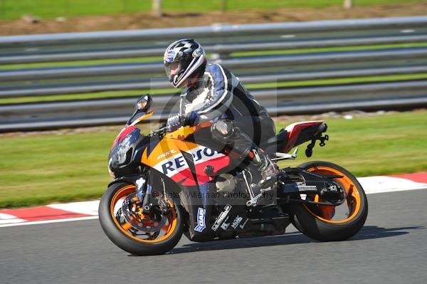 Motorcycle action photographs;Trackday digital images;event digital images;eventdigitalimages;no limits trackday;oulton park;oulton park circuit cheshire;oulton park photographs;peter wileman photography;trackday;trackday photos