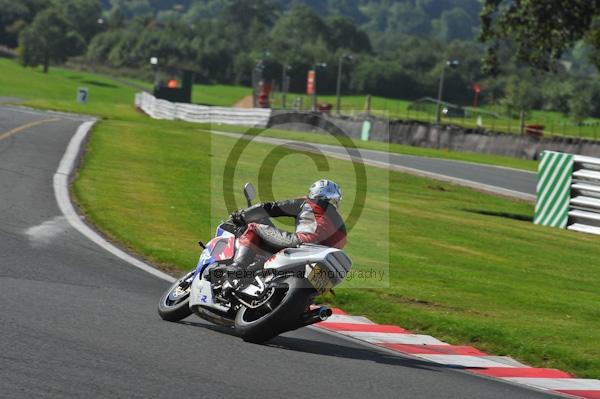Motorcycle action photographs;Trackday digital images;event digital images;eventdigitalimages;no limits trackday;oulton park;oulton park circuit cheshire;oulton park photographs;peter wileman photography;trackday;trackday photos