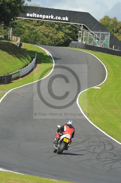 Motorcycle action photographs;Trackday digital images;event digital images;eventdigitalimages;no limits trackday;oulton park;oulton park circuit cheshire;oulton park photographs;peter wileman photography;trackday;trackday photos