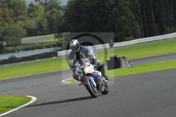 Motorcycle action photographs;Trackday digital images;event digital images;eventdigitalimages;no limits trackday;oulton park;oulton park circuit cheshire;oulton park photographs;peter wileman photography;trackday;trackday photos
