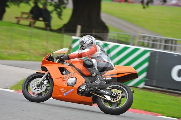 Motorcycle action photographs;Trackday digital images;event digital images;eventdigitalimages;no limits trackday;oulton park;oulton park circuit cheshire;oulton park photographs;peter wileman photography;trackday;trackday photos