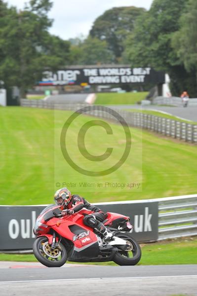 Motorcycle action photographs;Trackday digital images;event digital images;eventdigitalimages;no limits trackday;oulton park;oulton park circuit cheshire;oulton park photographs;peter wileman photography;trackday;trackday photos