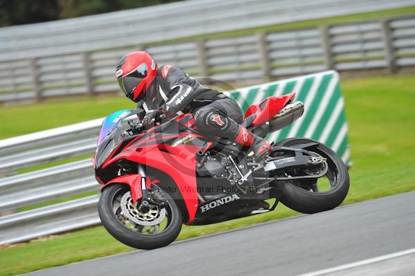 Motorcycle action photographs;Trackday digital images;event digital images;eventdigitalimages;no limits trackday;oulton park;oulton park circuit cheshire;oulton park photographs;peter wileman photography;trackday;trackday photos