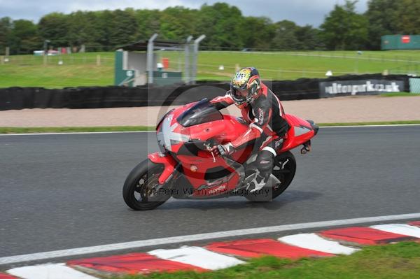 Motorcycle action photographs;Trackday digital images;event digital images;eventdigitalimages;no limits trackday;oulton park;oulton park circuit cheshire;oulton park photographs;peter wileman photography;trackday;trackday photos