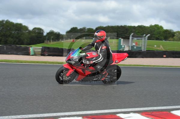 Motorcycle action photographs;Trackday digital images;event digital images;eventdigitalimages;no limits trackday;oulton park;oulton park circuit cheshire;oulton park photographs;peter wileman photography;trackday;trackday photos