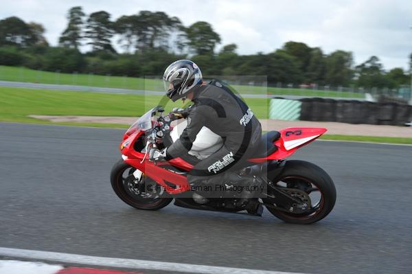 Motorcycle action photographs;Trackday digital images;event digital images;eventdigitalimages;no limits trackday;oulton park;oulton park circuit cheshire;oulton park photographs;peter wileman photography;trackday;trackday photos