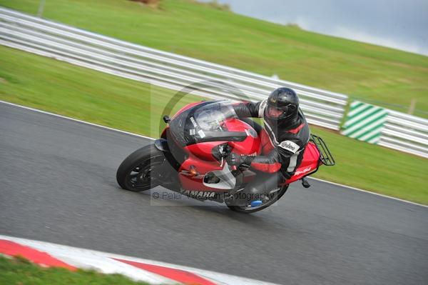Motorcycle action photographs;Trackday digital images;event digital images;eventdigitalimages;no limits trackday;oulton park;oulton park circuit cheshire;oulton park photographs;peter wileman photography;trackday;trackday photos