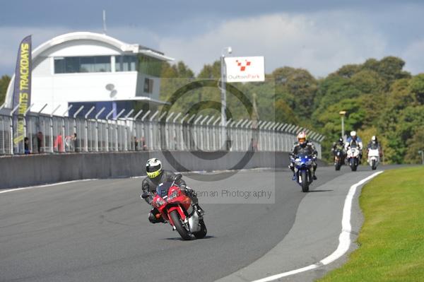 Motorcycle action photographs;Trackday digital images;event digital images;eventdigitalimages;no limits trackday;oulton park;oulton park circuit cheshire;oulton park photographs;peter wileman photography;trackday;trackday photos
