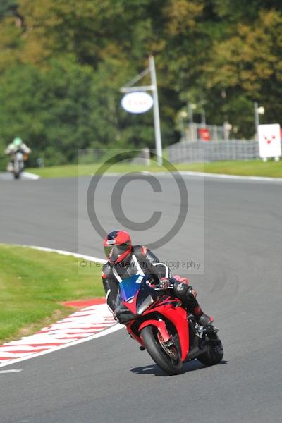 Motorcycle action photographs;Trackday digital images;event digital images;eventdigitalimages;no limits trackday;oulton park;oulton park circuit cheshire;oulton park photographs;peter wileman photography;trackday;trackday photos