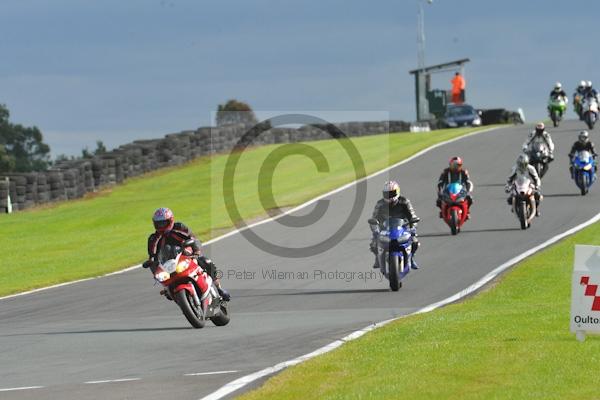 Motorcycle action photographs;Trackday digital images;event digital images;eventdigitalimages;no limits trackday;oulton park;oulton park circuit cheshire;oulton park photographs;peter wileman photography;trackday;trackday photos