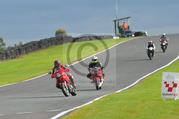 Motorcycle action photographs;Trackday digital images;event digital images;eventdigitalimages;no limits trackday;oulton park;oulton park circuit cheshire;oulton park photographs;peter wileman photography;trackday;trackday photos