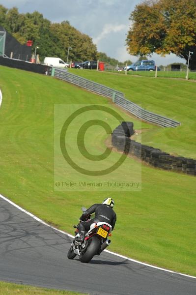 Motorcycle action photographs;Trackday digital images;event digital images;eventdigitalimages;no limits trackday;oulton park;oulton park circuit cheshire;oulton park photographs;peter wileman photography;trackday;trackday photos