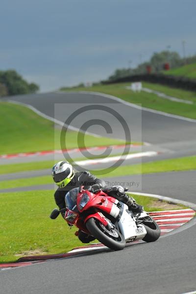 Motorcycle action photographs;Trackday digital images;event digital images;eventdigitalimages;no limits trackday;oulton park;oulton park circuit cheshire;oulton park photographs;peter wileman photography;trackday;trackday photos