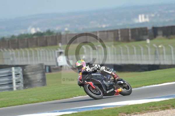Motorcycle action photographs;Trackday digital images;donington;donington park leicestershire;donington photographs;event digital images;eventdigitalimages;no limits trackday;peter wileman photography;trackday;trackday photos