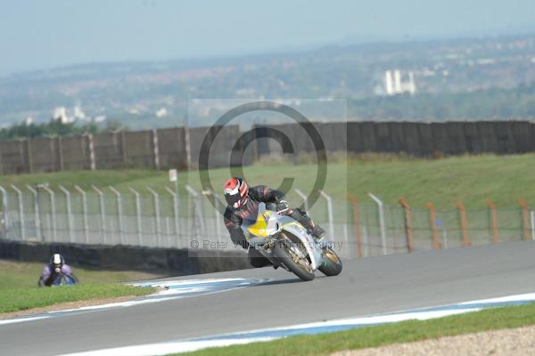 Motorcycle action photographs;Trackday digital images;donington;donington park leicestershire;donington photographs;event digital images;eventdigitalimages;no limits trackday;peter wileman photography;trackday;trackday photos
