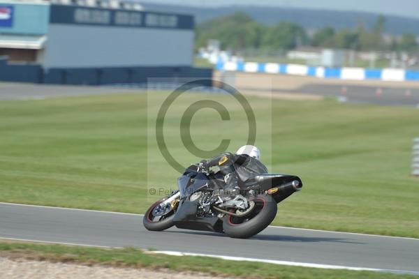 Motorcycle action photographs;Trackday digital images;donington;donington park leicestershire;donington photographs;event digital images;eventdigitalimages;no limits trackday;peter wileman photography;trackday;trackday photos