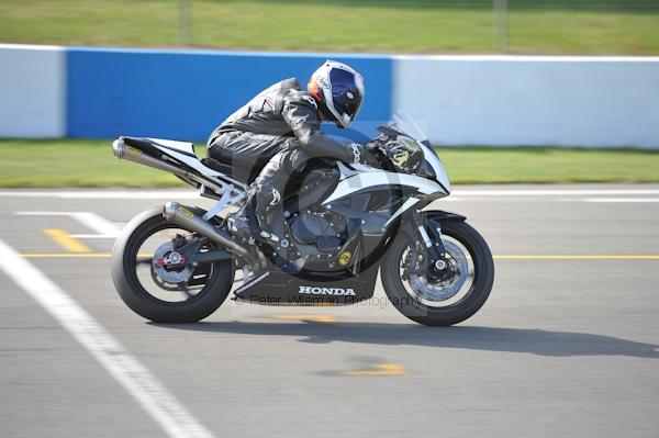 Motorcycle action photographs;Trackday digital images;donington;donington park leicestershire;donington photographs;event digital images;eventdigitalimages;no limits trackday;peter wileman photography;trackday;trackday photos