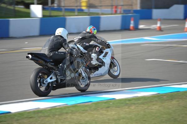 Motorcycle action photographs;Trackday digital images;donington;donington park leicestershire;donington photographs;event digital images;eventdigitalimages;no limits trackday;peter wileman photography;trackday;trackday photos