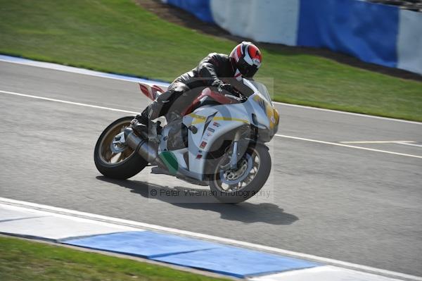 Motorcycle action photographs;Trackday digital images;donington;donington park leicestershire;donington photographs;event digital images;eventdigitalimages;no limits trackday;peter wileman photography;trackday;trackday photos