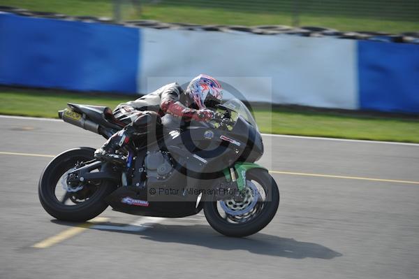 Motorcycle action photographs;Trackday digital images;donington;donington park leicestershire;donington photographs;event digital images;eventdigitalimages;no limits trackday;peter wileman photography;trackday;trackday photos