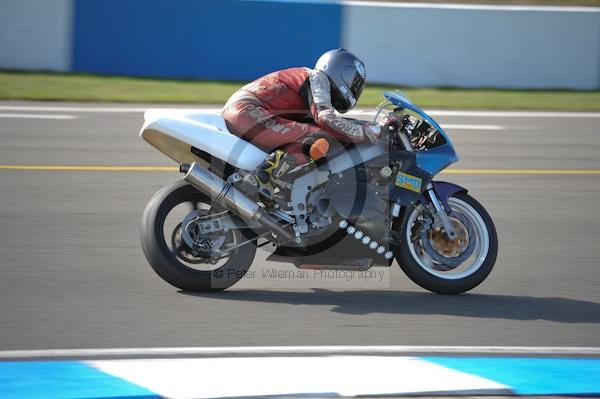 Motorcycle action photographs;Trackday digital images;donington;donington park leicestershire;donington photographs;event digital images;eventdigitalimages;no limits trackday;peter wileman photography;trackday;trackday photos