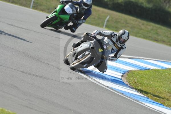 Motorcycle action photographs;Trackday digital images;donington;donington park leicestershire;donington photographs;event digital images;eventdigitalimages;no limits trackday;peter wileman photography;trackday;trackday photos