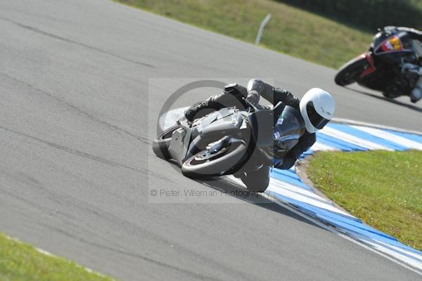 Motorcycle action photographs;Trackday digital images;donington;donington park leicestershire;donington photographs;event digital images;eventdigitalimages;no limits trackday;peter wileman photography;trackday;trackday photos