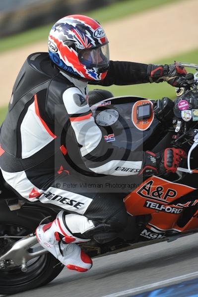 Motorcycle action photographs;Trackday digital images;donington;donington park leicestershire;donington photographs;event digital images;eventdigitalimages;no limits trackday;peter wileman photography;trackday;trackday photos