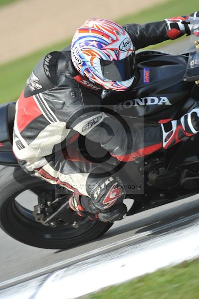 Motorcycle action photographs;Trackday digital images;donington;donington park leicestershire;donington photographs;event digital images;eventdigitalimages;no limits trackday;peter wileman photography;trackday;trackday photos